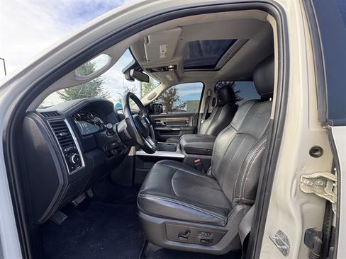 Used 2017 RAM 1500 Laramie w/ Convenience Group AWD/4WD image 9