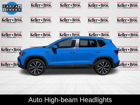 Used 2023 Volkswagen Taos SE w/ Panoramic Sunroof Package AWD/4WD image 4