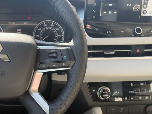 New 2026 Mitsubishi Outlander SE AWD/4WD image 11