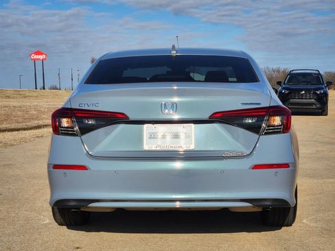 Used 2022 Honda Civic Touring image 8