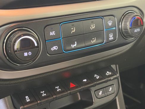 Used 2018 Chevrolet Colorado ZR2 image 21