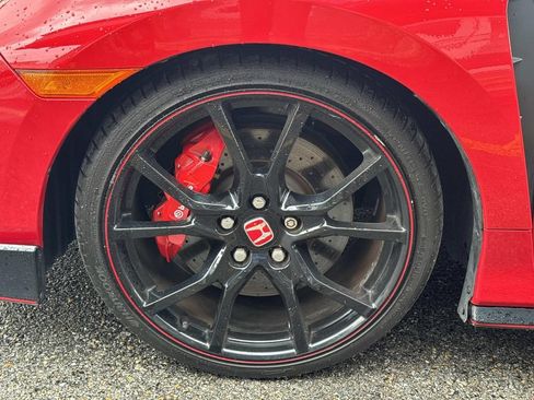 Used 2018 Honda Civic Type R image 5