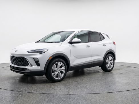 Used 2025 Buick Encore GX Preferred AWD/4WD image 3