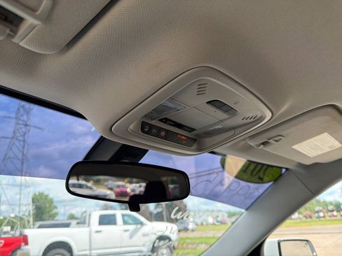 Used 2019 Chevrolet Traverse LT w/ LPO, Floor Liner Package AWD/4WD image 23