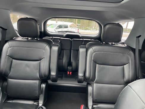 Used 2022 Ford Explorer Limited image 17