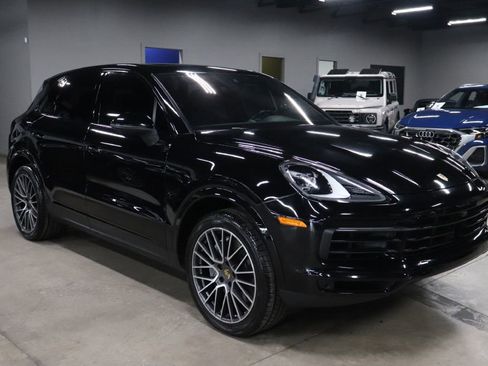 Used 2021 Porsche Cayenne image 8