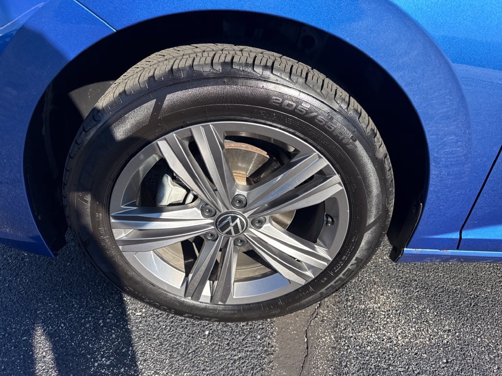 Used 2024 Volkswagen Jetta SE FWD image 18