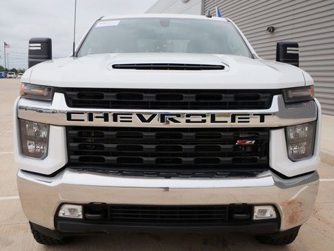 Used 2023 Chevrolet Silverado 2500 LT w/ Convenience Package AWD/4WD image 4