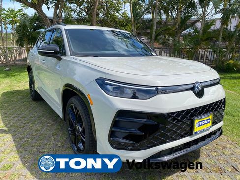 New 2026 Volkswagen Tiguan SE R-Line FWD image 1