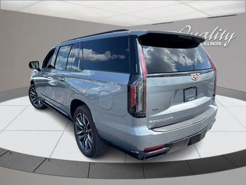 Used 2023 Cadillac Escalade ESV Sport w/ Touring Package AWD/4WD image 5