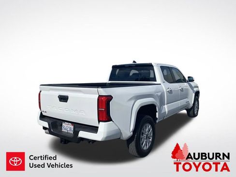 Certified 2024 Toyota Tacoma SR5 AWD/4WD image 8