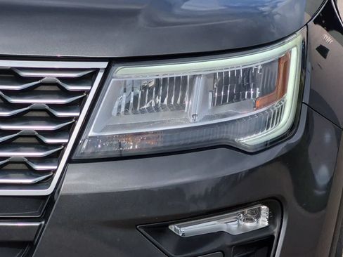 Used 2018 Ford Explorer Platinum AWD/4WD image 11