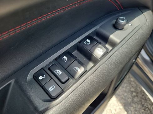 Used 2024 Jeep Compass Trailhawk AWD/4WD image 12