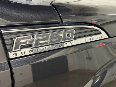 Used 2015 Ford F250 Lariat w/ Lariat Interior Package image 16