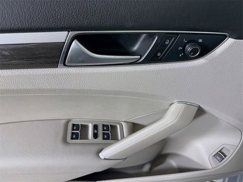 Used 2016 Volkswagen Passat 1.8T SE image 22