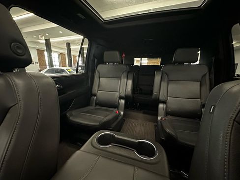 Used 2023 Chevrolet Suburban Z71 w/ Luxury Package AWD/4WD image 30