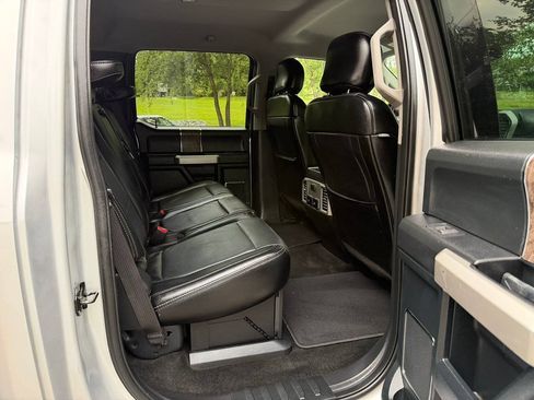 Used 2017 Ford F250 Lariat w/ Lariat Value Package AWD/4WD image 25