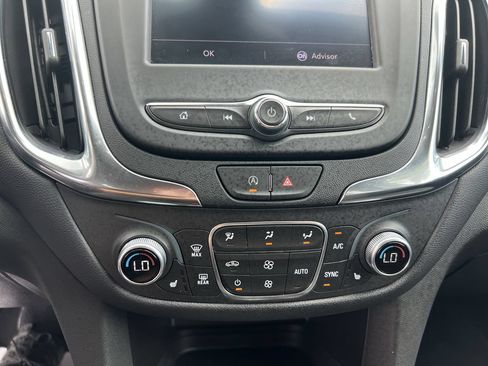 Used 2024 Chevrolet Equinox LT AWD/4WD image 29