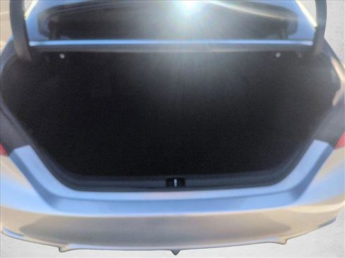 Used 2018 Toyota Camry SE image 6