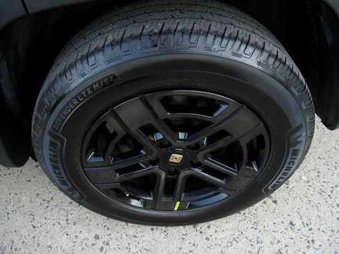 Used 2023 Rivian R1S Launch Edition AWD/4WD image 32