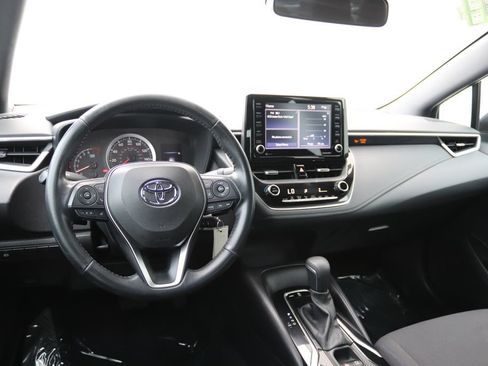 Used 2022 Toyota Corolla SE FWD image 3