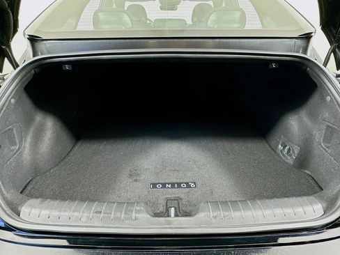 Used 2024 Hyundai Ioniq 6 SE RWD image 27