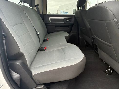 Used 2022 RAM 1500 Classic SLT image 5