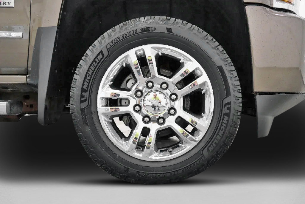 Used 2015 Chevrolet Silverado 2500 High Country w/ High Country Premium Package AWD/4WD image 32