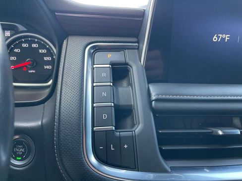 Used 2021 Chevrolet Suburban Premier w/ Premium Package image 19