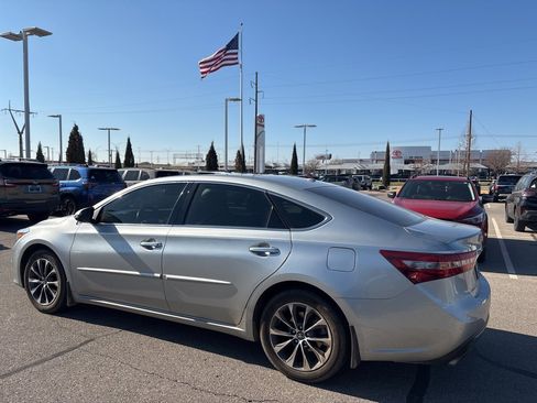 Used 2016 Toyota Avalon XLE image 5