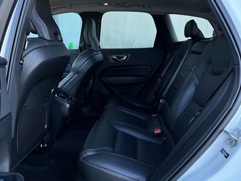 Used 2022 Volvo XC60 B5 Inscription w/ Advanced Package image 12
