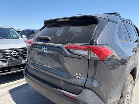 Used 2024 Toyota RAV4 LE AWD/4WD image 4