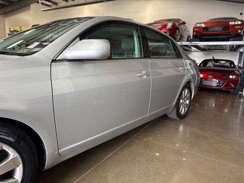 Used 2006 Toyota Avalon XLS image 35
