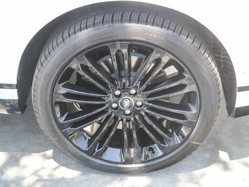 Certified 2026 Land Rover Range Rover Velar Dynamic SE AWD/4WD image 9