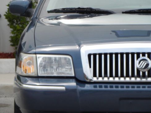 Used 2008 Mercury Grand Marquis LS image 9