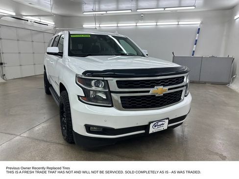 Used 2017 Chevrolet Suburban LT w/ Luxury Package AWD/4WD image 3