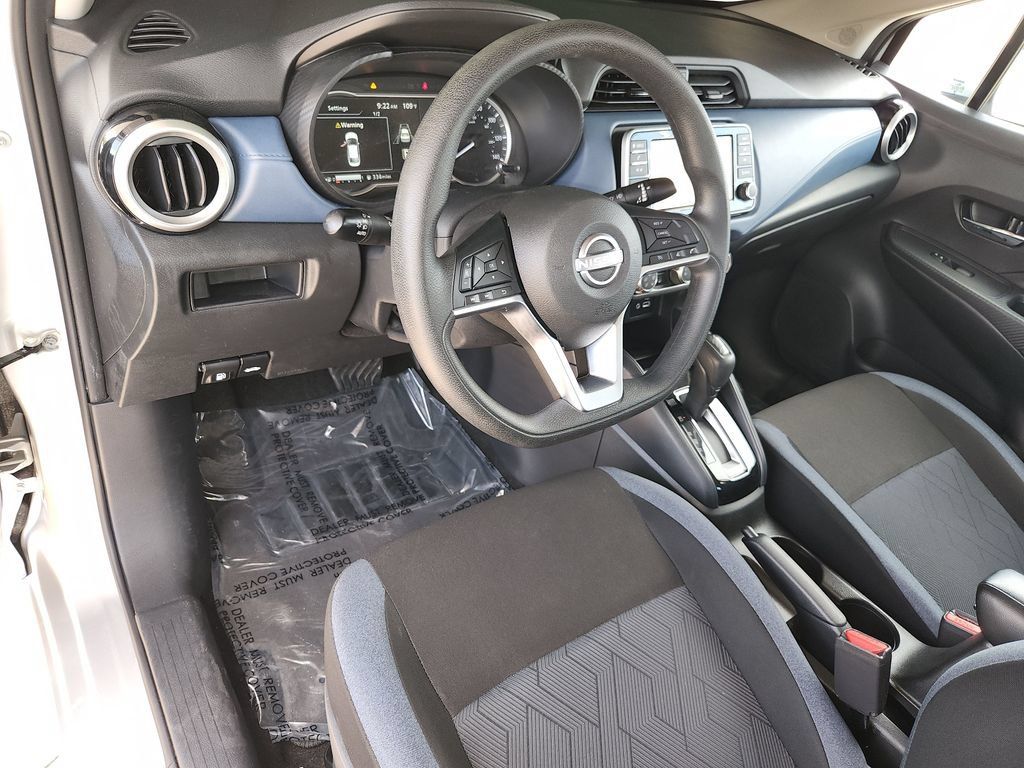Used 2025 Nissan Versa SV FWD image 12