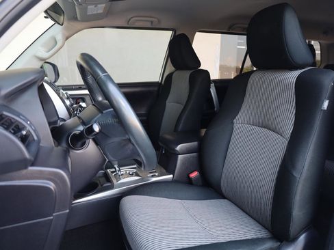 Used 2016 Toyota 4Runner SR5 AWD/4WD image 14