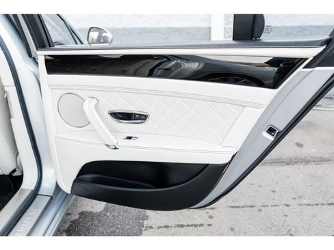Used 2018 Bentley Flying Spur V8 image 36
