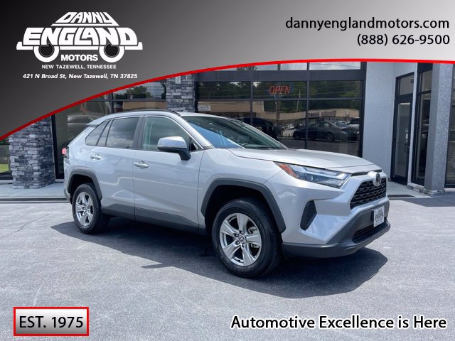 Used 2024 Toyota RAV4 XLE AWD/4WD image 1