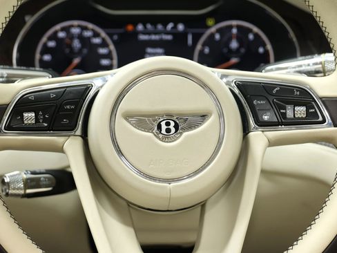 Used 2020 Bentley Flying Spur W12 image 29