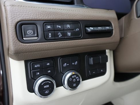 Used 2022 GMC Yukon XL Denali w/ Max Trailering Package AWD/4WD image 48