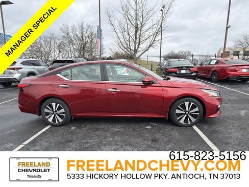 Used 2022 Nissan Altima 2.5 SL FWD image 2