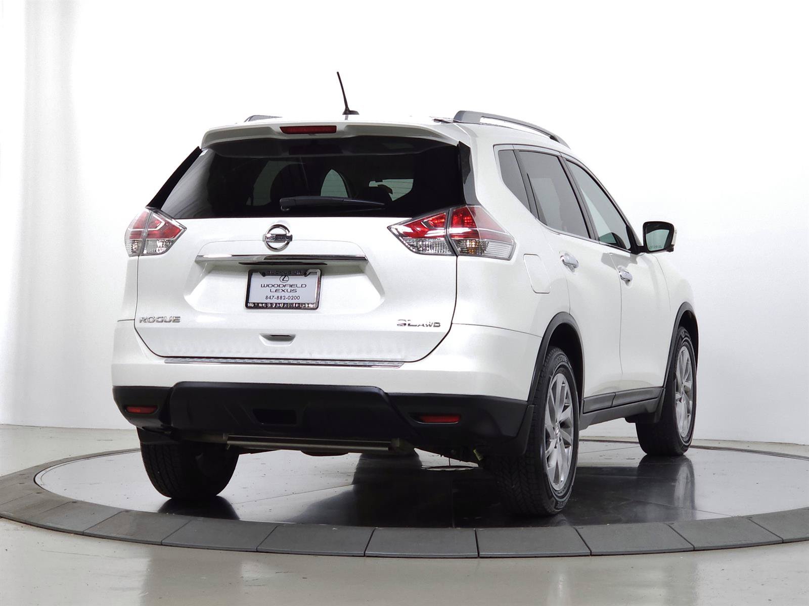 Used 2015 Nissan Rogue SL w/ SL Premium Package AWD/4WD image 9