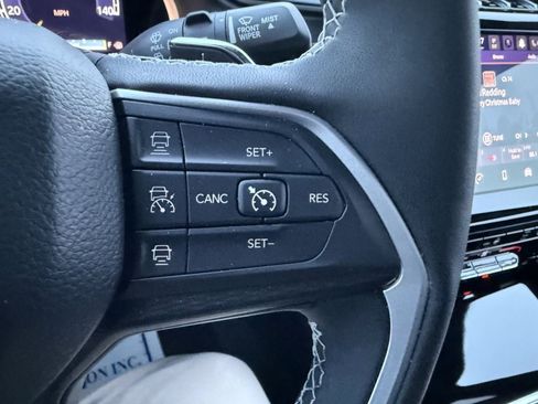 Used 2024 Jeep Grand Cherokee L Laredo w/ Luxury Tech Group I image 21