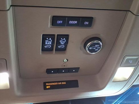 Used 2019 GMC Yukon XL Denali image 26