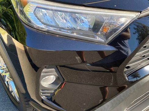 Used 2021 Toyota RAV4 XLE Premium FWD image 2