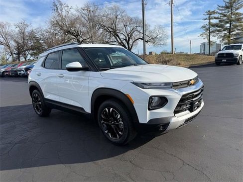 Used 2022 Chevrolet TrailBlazer LT w/ Convenience Package image 9