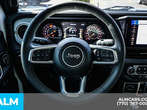 Used 2025 Jeep Wrangler Unlimited Sahara AWD/4WD image 31