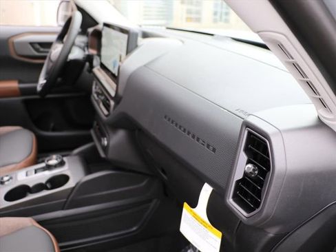 New 2026 Ford Bronco Sport Outer Banks w/ Outer Banks Tech Package+ AWD/4WD image 11